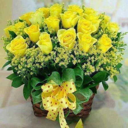 Crown Majesty - 24 Stems In Basket